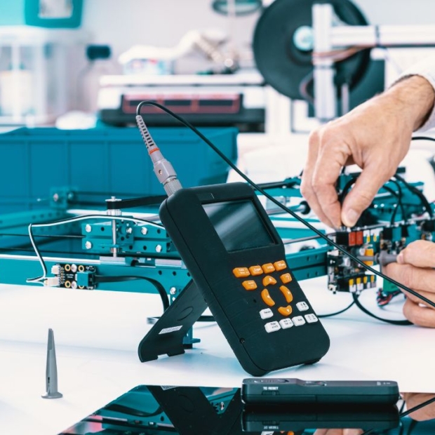 Innowacje i bezpieczeństwo: jak Pracownia Badań wpływa na rozwój nowoczesnego sprzętu elektronicznego, medycznego i oświetleniowego