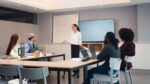 Nowoczesne sale szkoleniowe w centrum Wrocławia – dlaczego warto wybrać Silver Office Center dla szkoleń w zakresie rozwoju biznesu i zarządzania personelem?