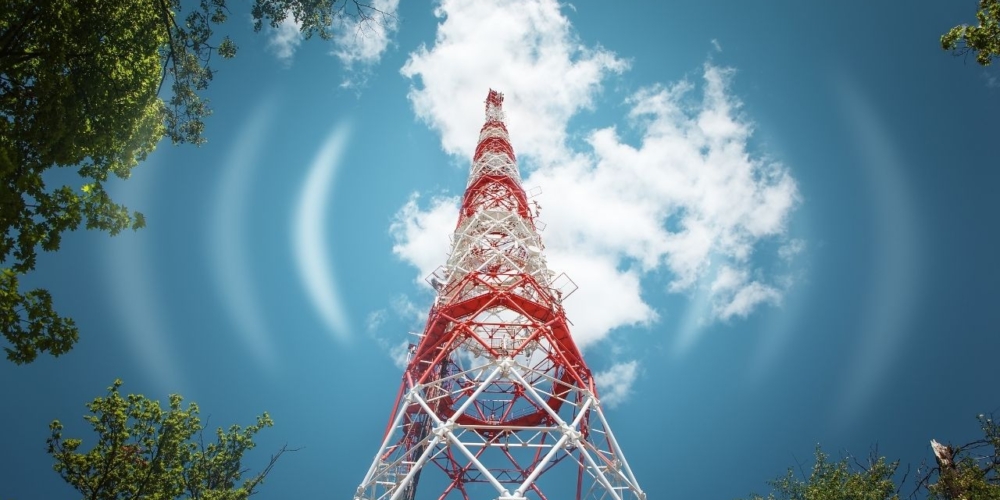 Technologie radiokomunikacji i radionawigacji w służbie bezpieczeństwa lotów