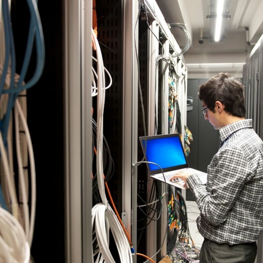 5 powodów, dla których warto skorzystać z profesjonalnej obsługi IT w Warszawie