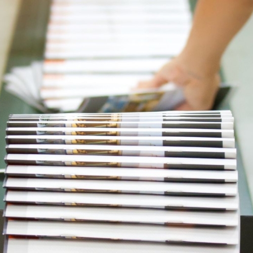 Kiedy warto wydrukować katalog firmowy i jakie treści powinien zawierać?