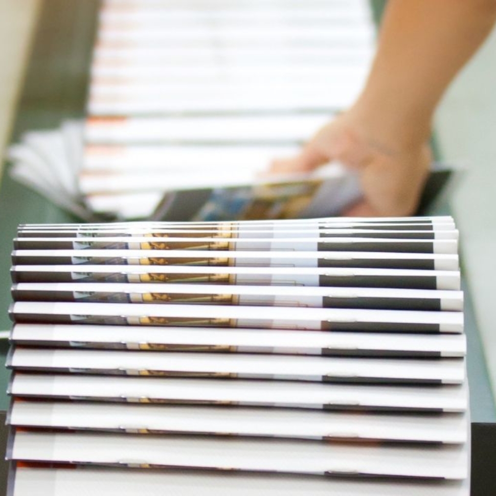 Kiedy warto wydrukować katalog firmowy i jakie treści powinien zawierać?