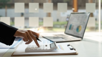 Księgowość online vs księgowość tradycyjna – co się bardziej opłaca w 2026?