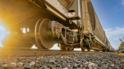 Spedycja kolejowa – kiedy to opłacalna alternatywa dla drogowego transportu?