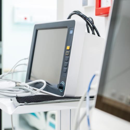 Jak przygotować urządzenie elektroniczne do badań kompatybilności elektromagnetycznej?